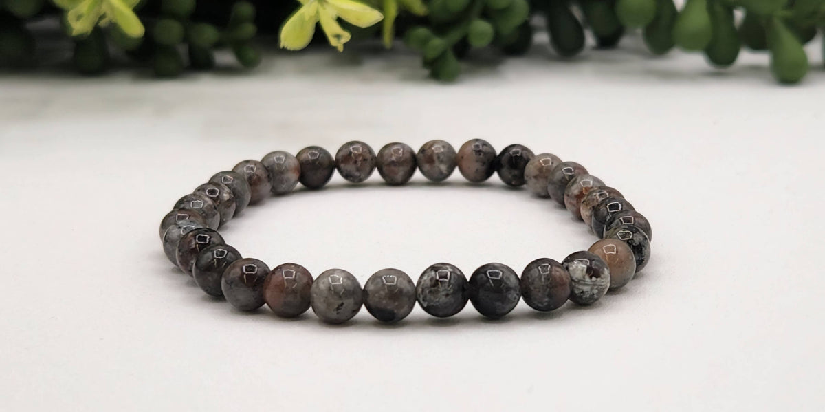 Yooperlite Stretchable Gemstone Bracelet 6mm (UV Reactive)