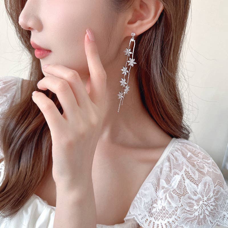 Daisy Flower Dangle Drop Statement Earrings in Solid Copper: Silver/White