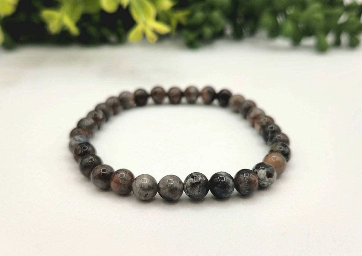 Yooperlite Stretchable Gemstone Bracelet 6mm (UV Reactive)