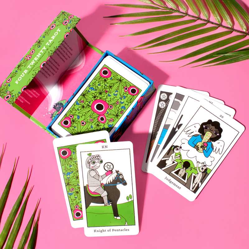 Four Twenty Tarot by: Flashcards; 79 pages / English
