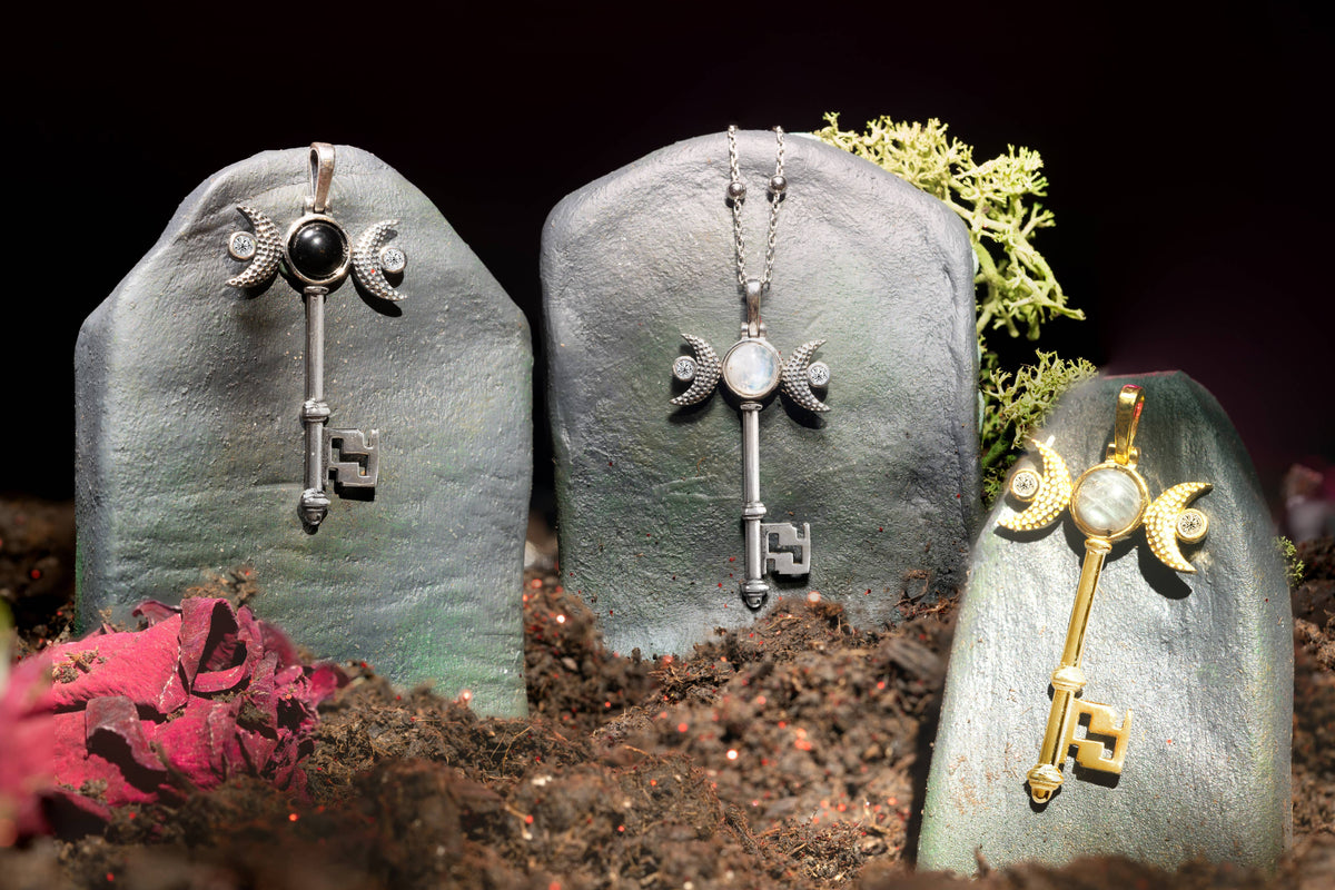 Hecate's Key Necklace: Onyx